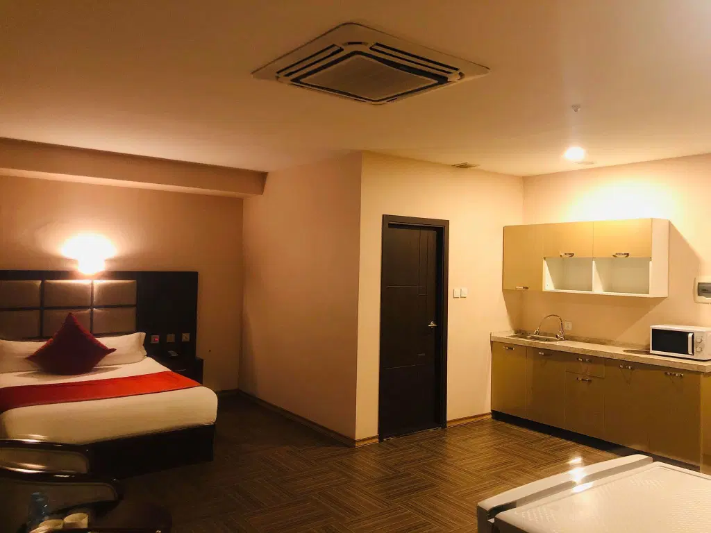 Standard twin room - Image 4